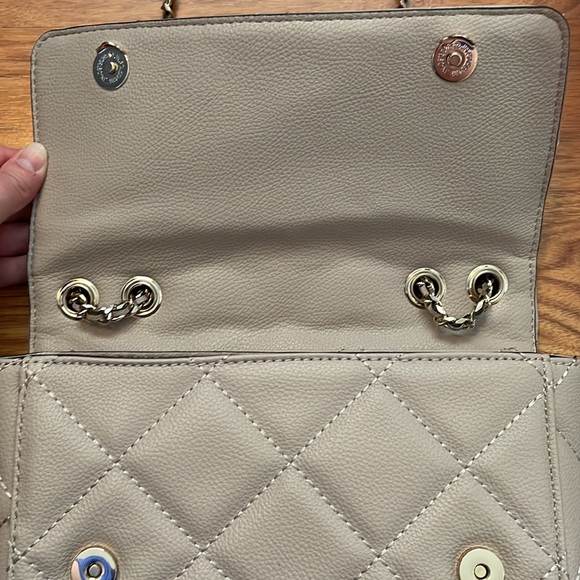 Guess Handbag - Picture 5 of 7